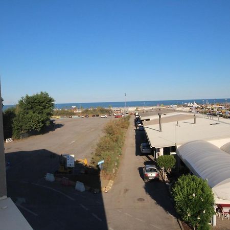 Ohana Holiday Rooms Rosolina Mare Exteriör bild