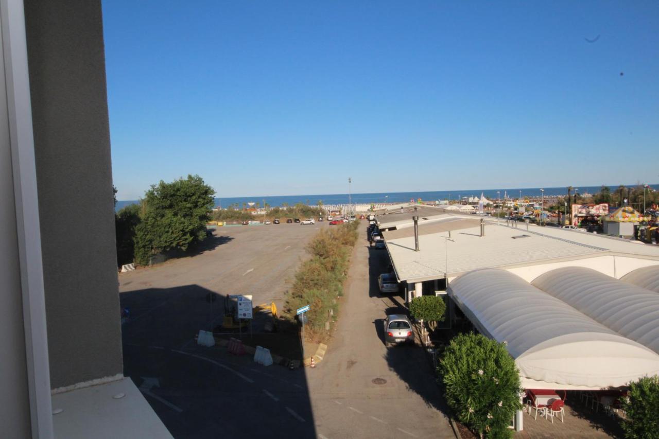 Ohana Holiday Rooms Rosolina Mare Exteriör bild